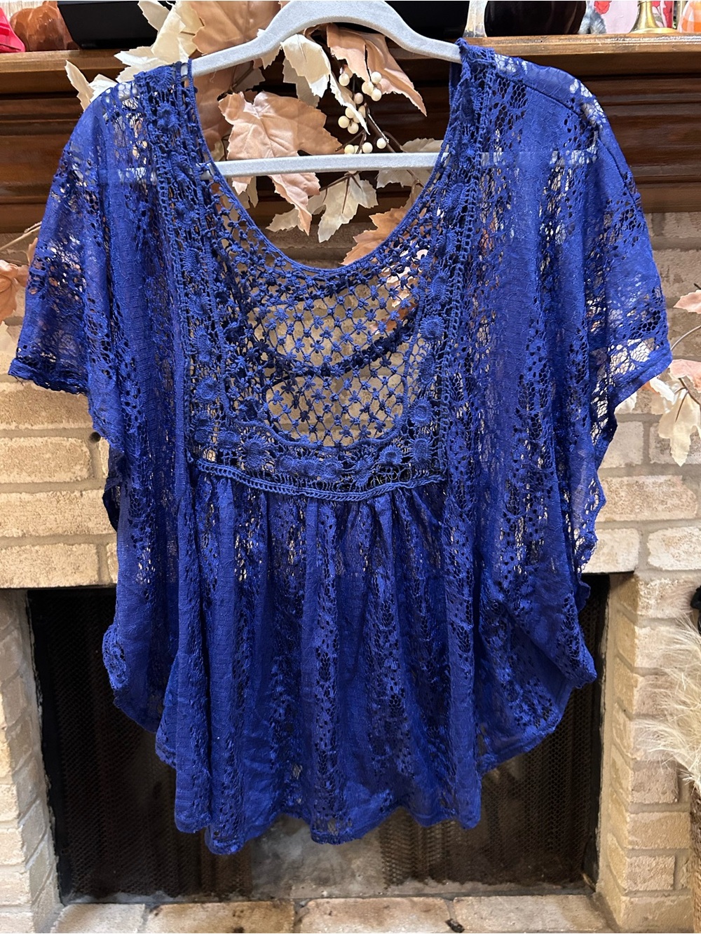 Deb Royal Blue Crochet Lace Flutter Sleeve Blouse EUC